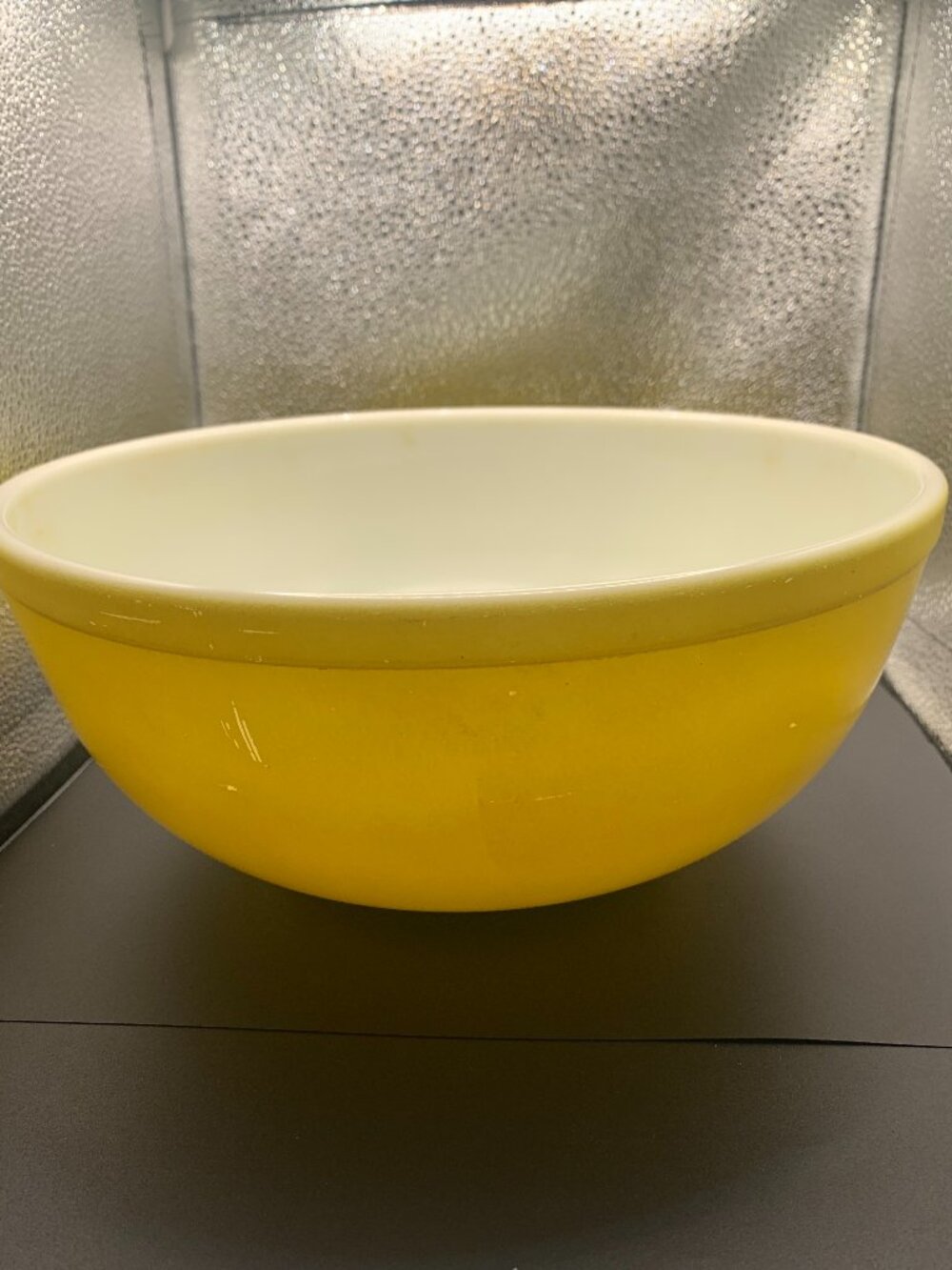 Vintage Yellow Pyrex 4quart  404 Mixing Bowl SELLING AS IS